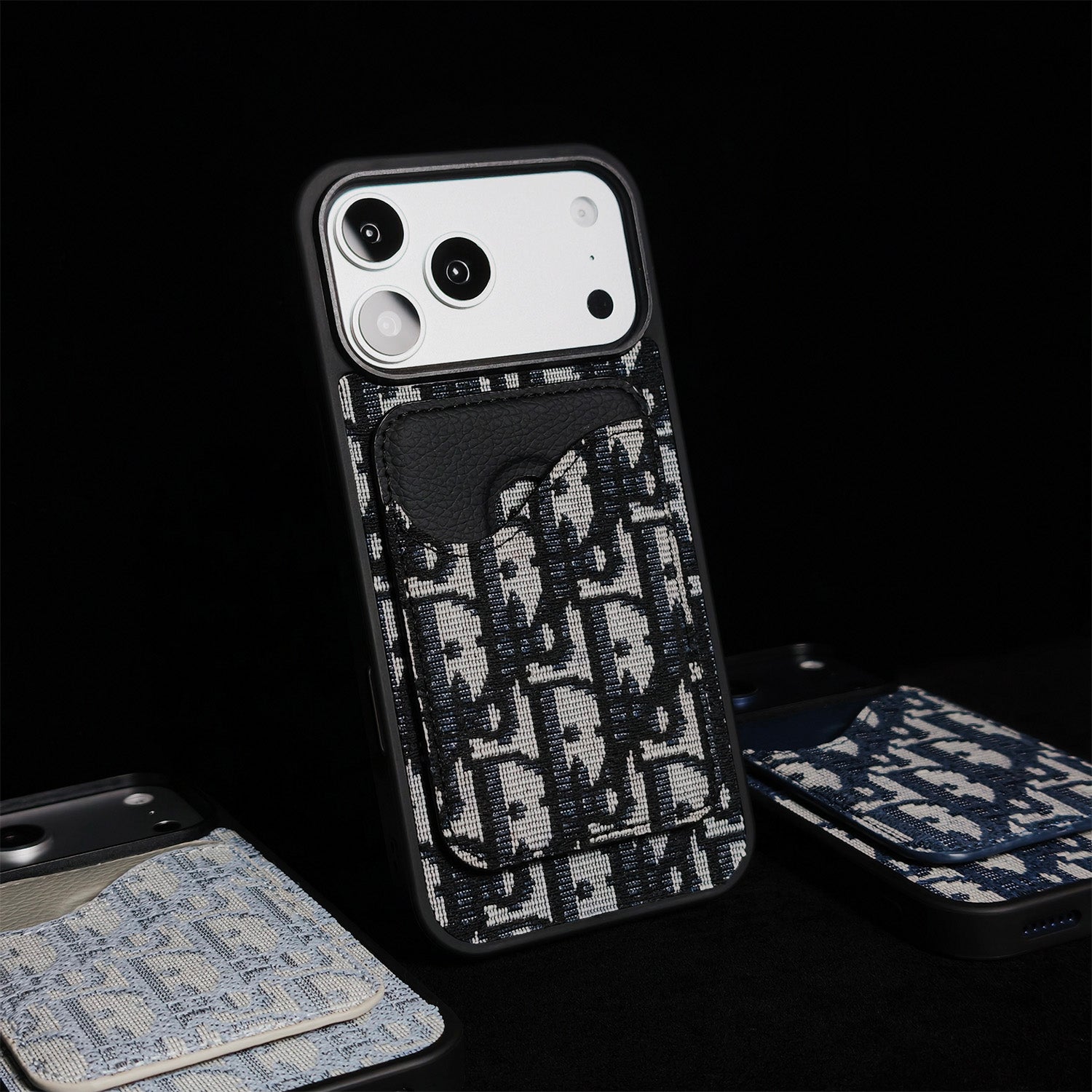 SET MAGSAFE CARDHOLDER D LOGO CLASSIC