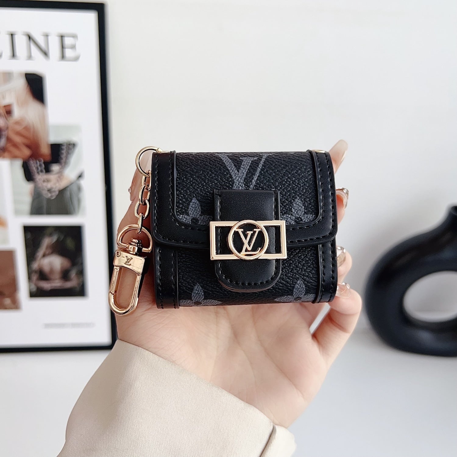 L AIRPODS BAG LEATHER