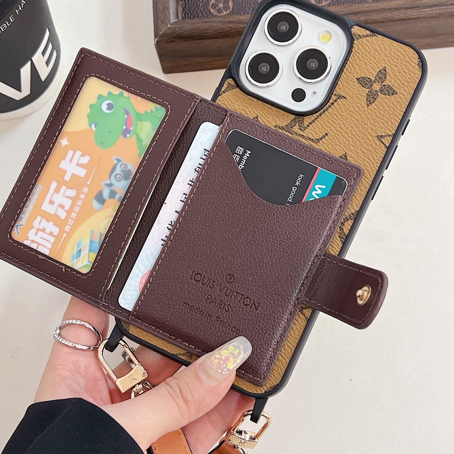 L CLASSIC POCKET & LANYARD