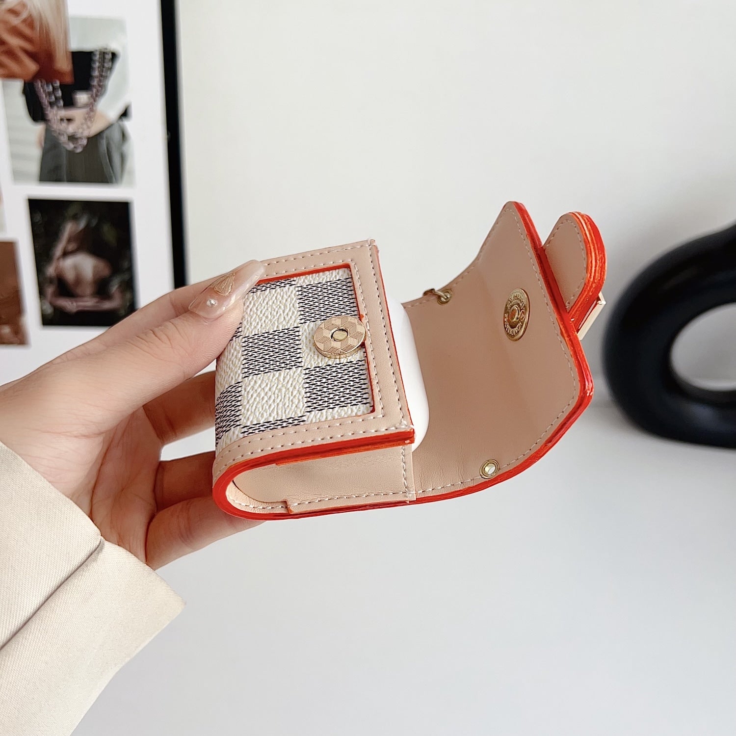 L AIRPODS BAG LEATHER