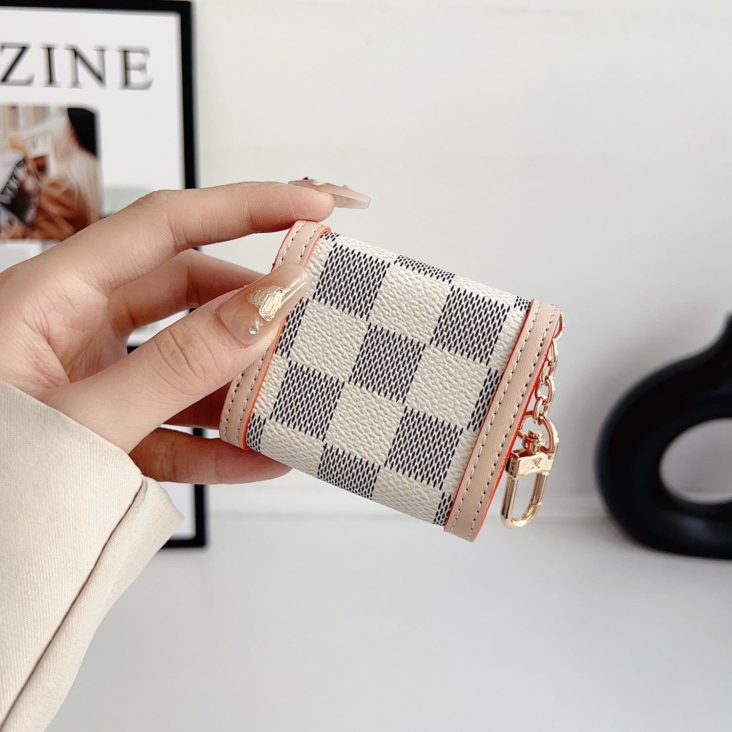 L AIRPODS BAG LEATHER