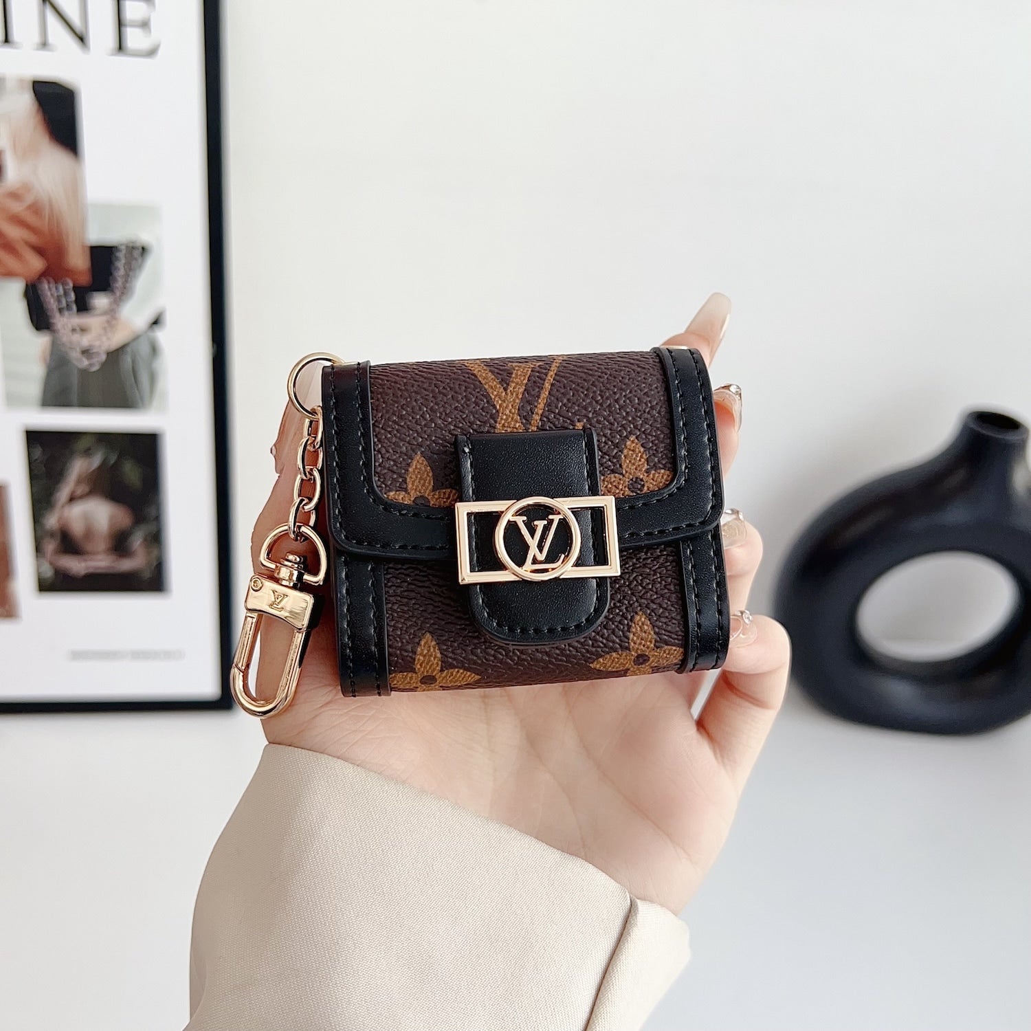 L AIRPODS BAG LEATHER