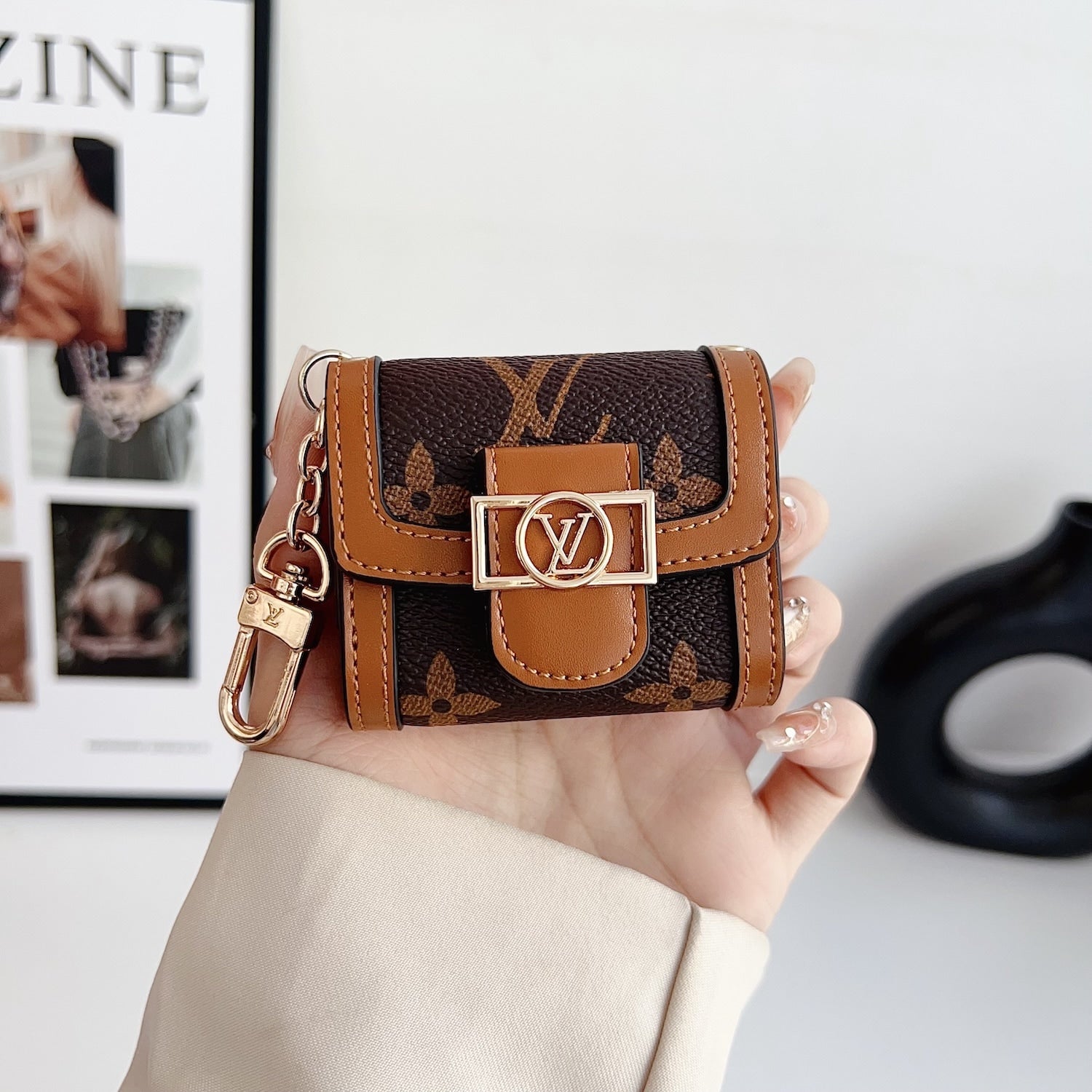 L AIRPODS BAG LEATHER