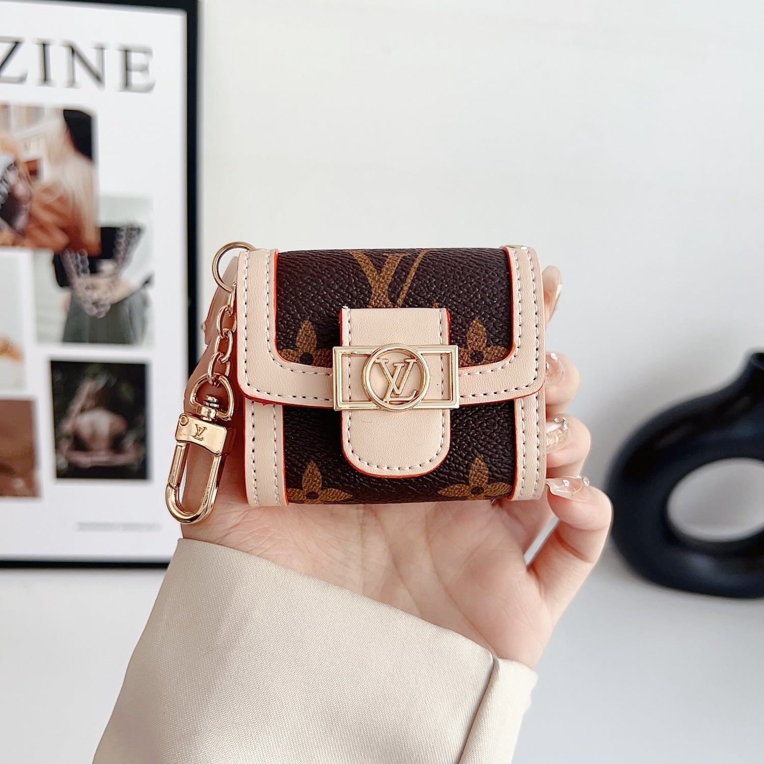 L AIRPODS BAG LEATHER