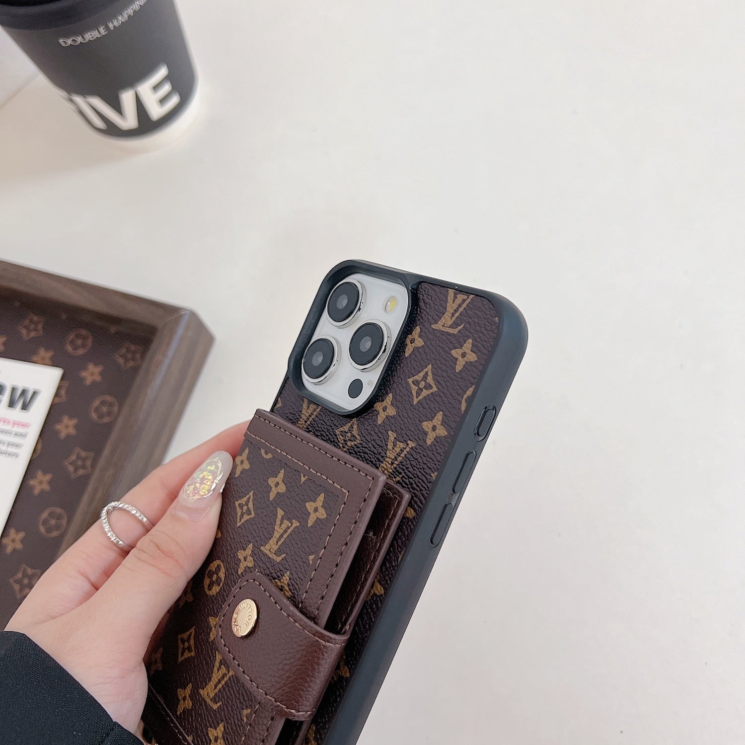 L CLASSIC POCKET & LANYARD