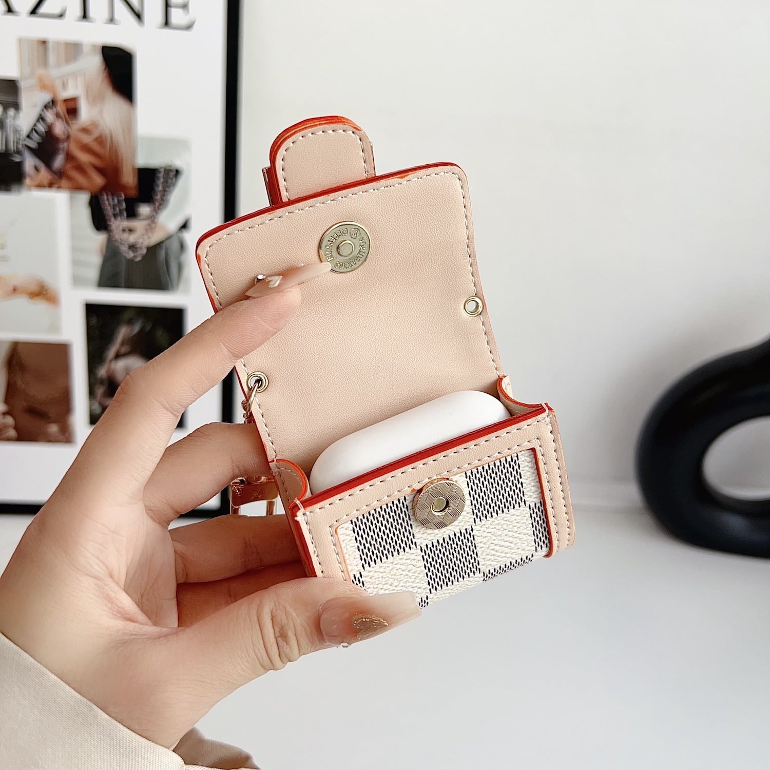 L AIRPODS BAG LEATHER