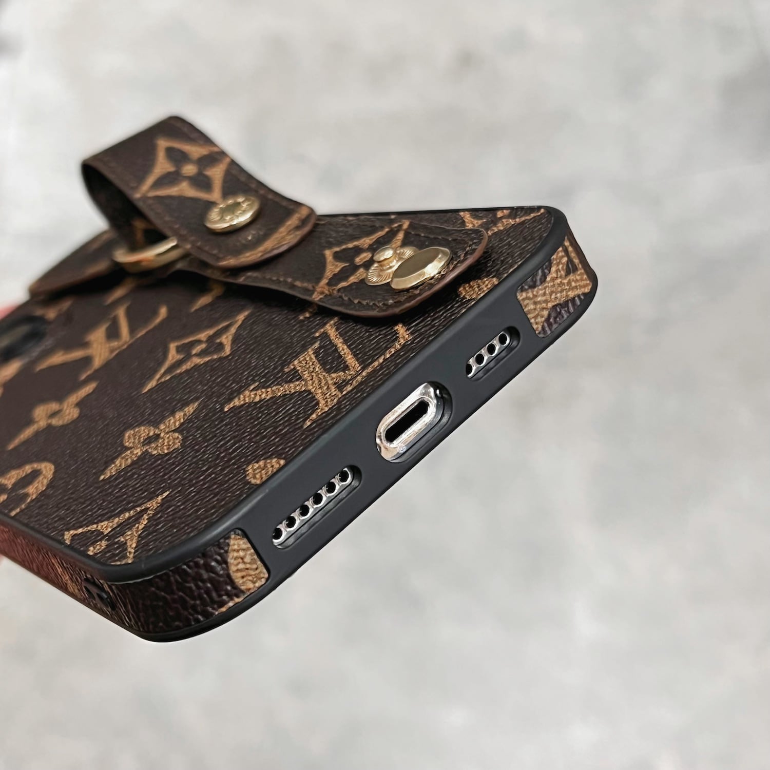 'L' LOGO STRAPS